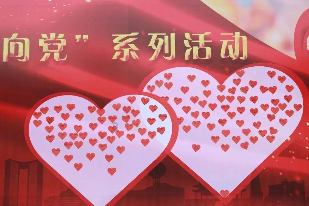 省十四届人大常委会举行第八次会议 为即将召开的省人代会作准备 易炼红出席