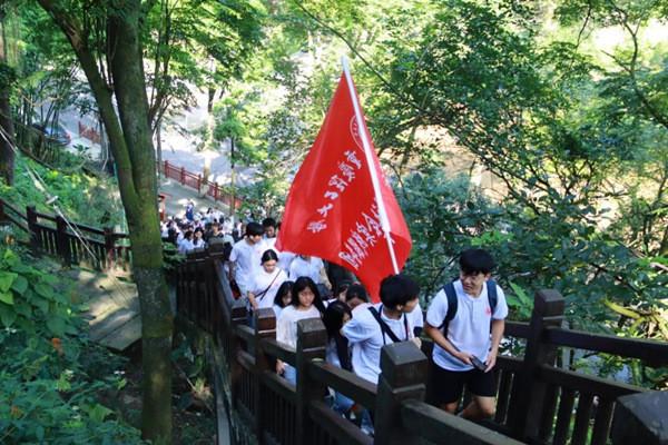 为什么有些宇航员上太空前会拔掉指甲？游戏画面