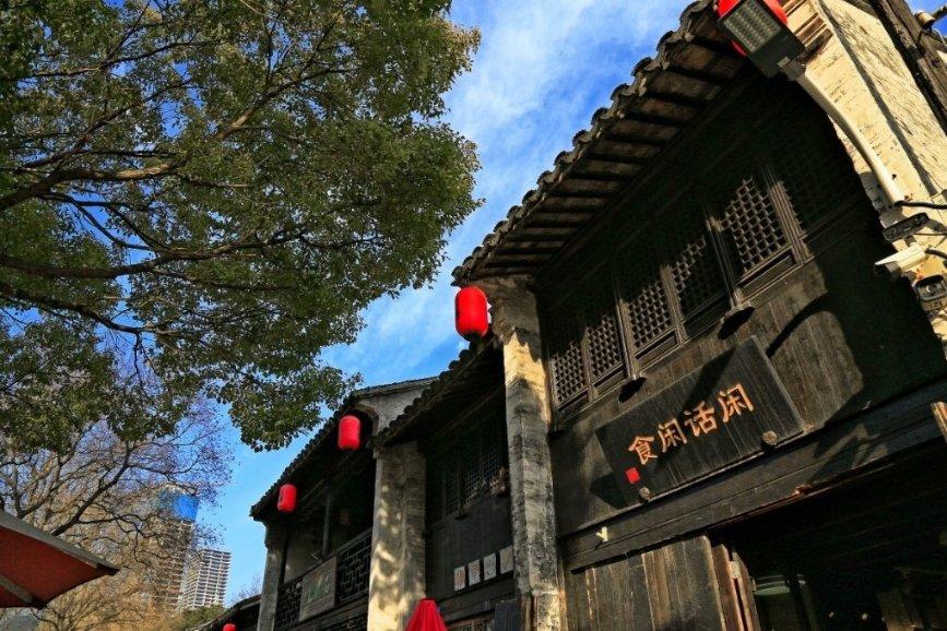 红色盒子小人