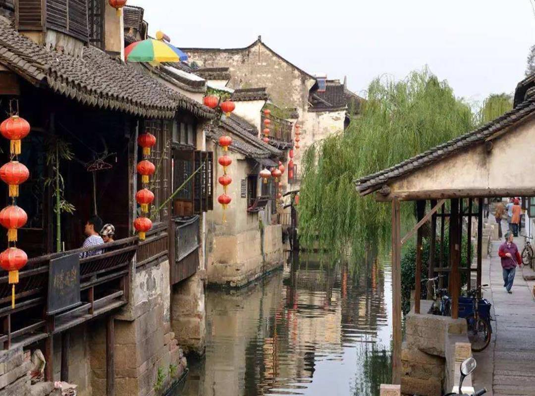 母婴童教育中心为0-6岁婴幼童进行全方位的家庭指导